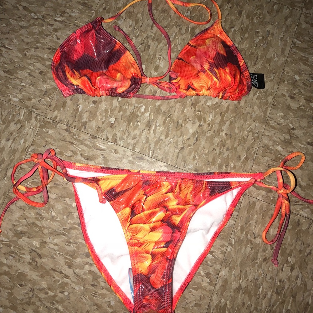 Fine ass girls bikini